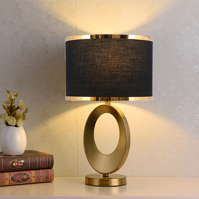 Lighting Decoration In Bedroom - Luminária de mesa pequena de luxo