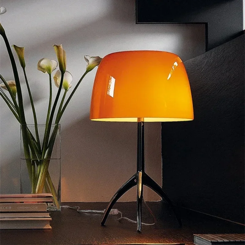 Floor Lamp Tripod - Luminária de Mesa Vintage Italiana de