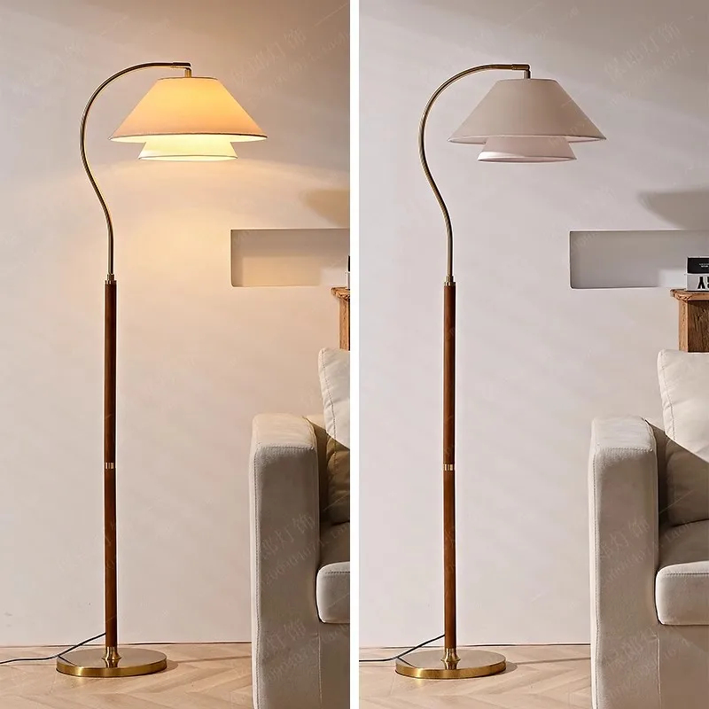 Luminária de Chão Vintage com  - Floor Lamp Tripod avaliação e preço