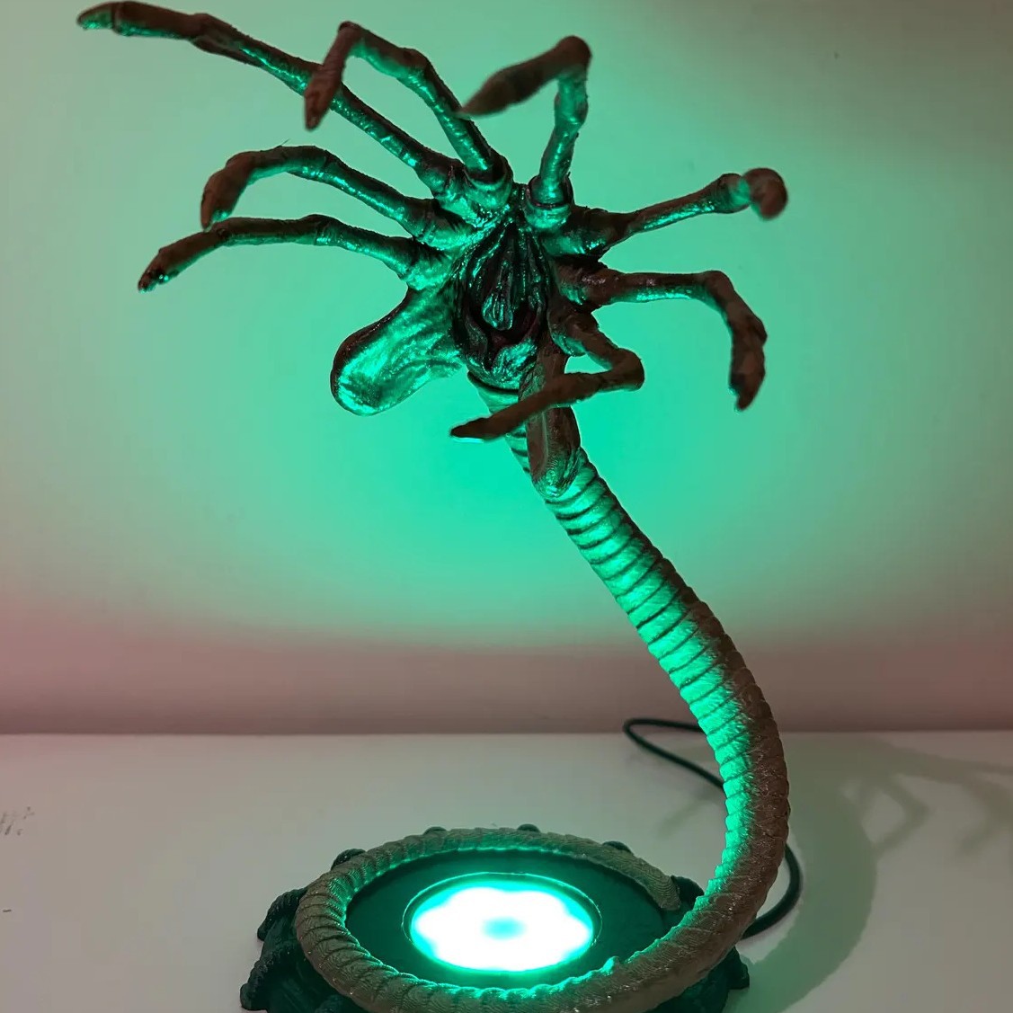 Luminária Alien Facehugger, De - Lighting Decor Ideas avaliação e preço