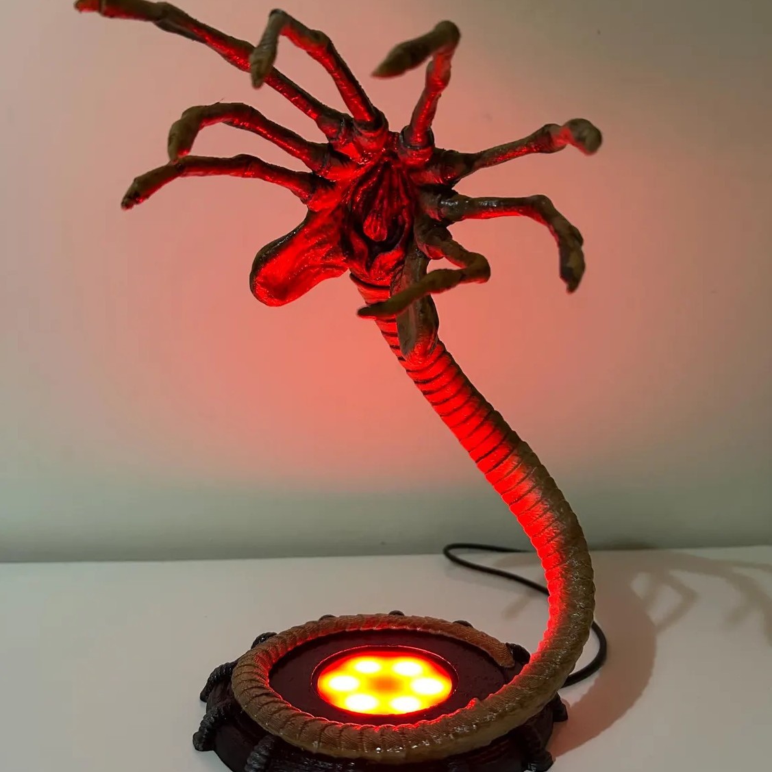 Luminária Alien Facehugger, De - Lighting Decor Ideas avaliação e preço
