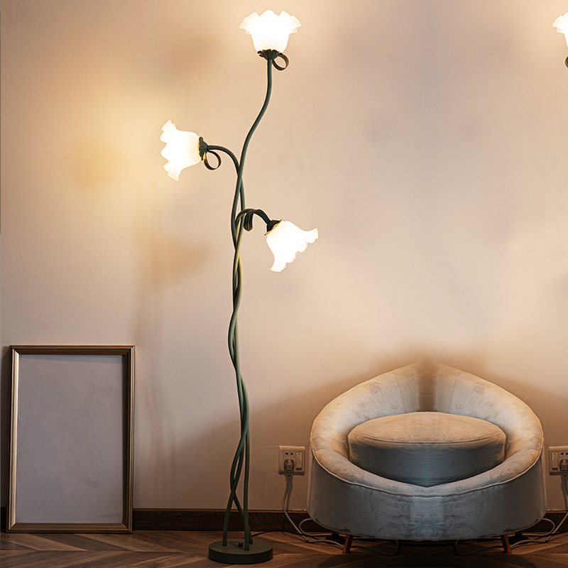 Lily Flower Lâmpada de Assoalh - Floor Lamp Tripod avaliação e preço