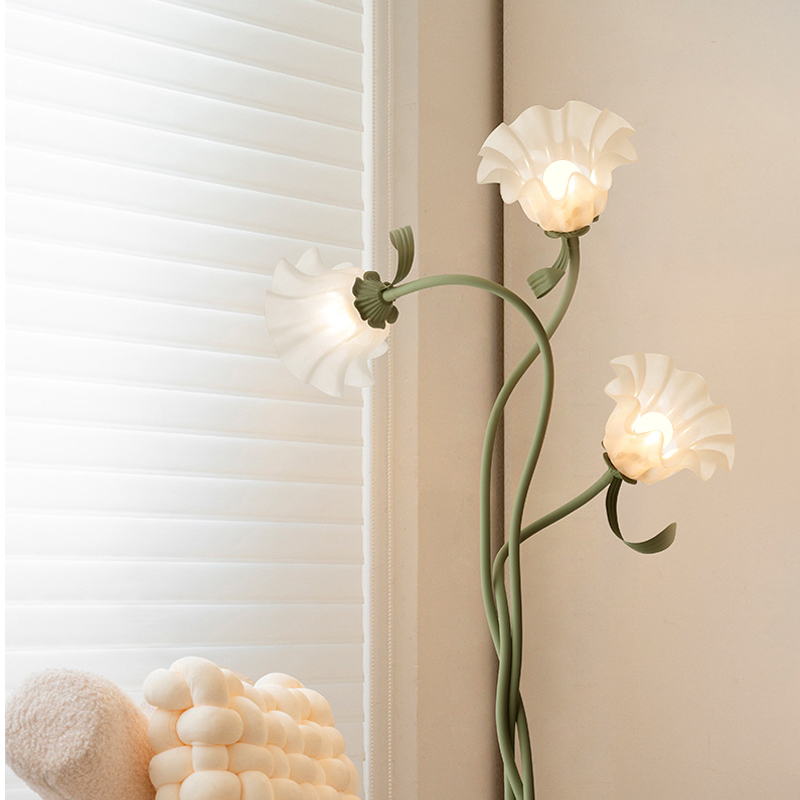 Lily Flower Lâmpada de Assoalh - Floor Lamp Tripod avaliação e preço
